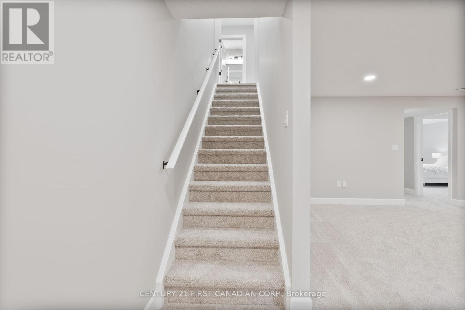 21 Hamilton Street, North Middlesex, Ontario  N0M 1A0 - Photo 25 - X12984250