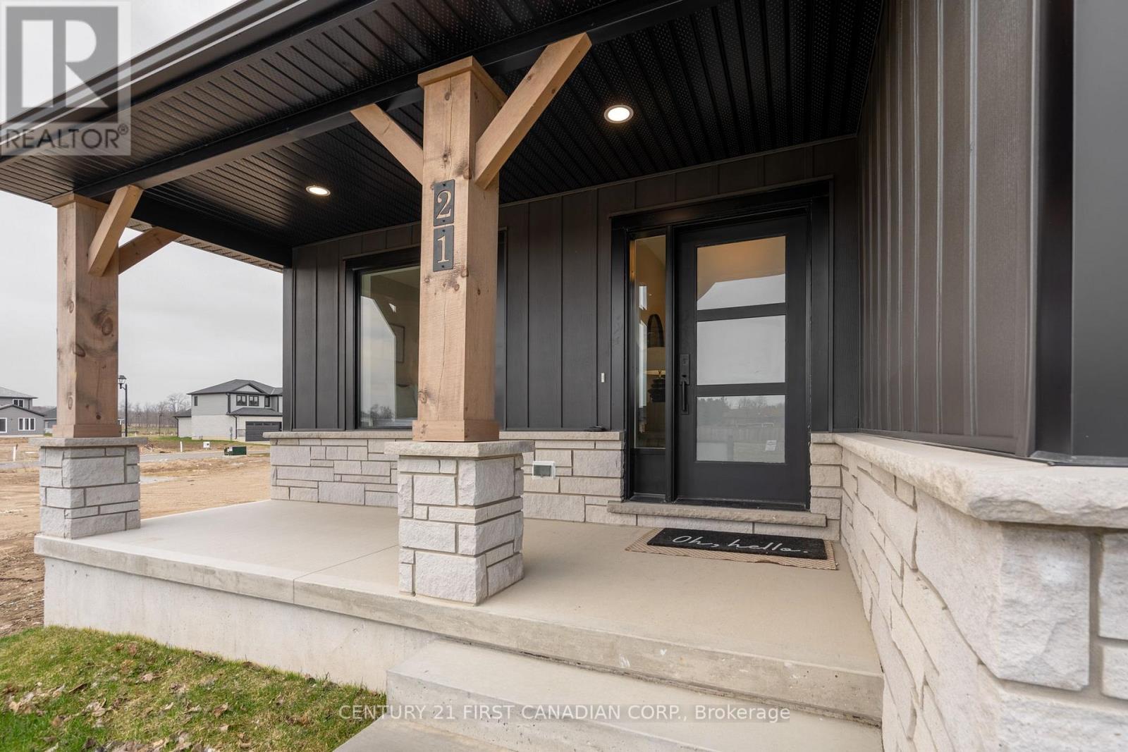 21 Hamilton Street, North Middlesex, Ontario  N0M 1A0 - Photo 3 - X12984250