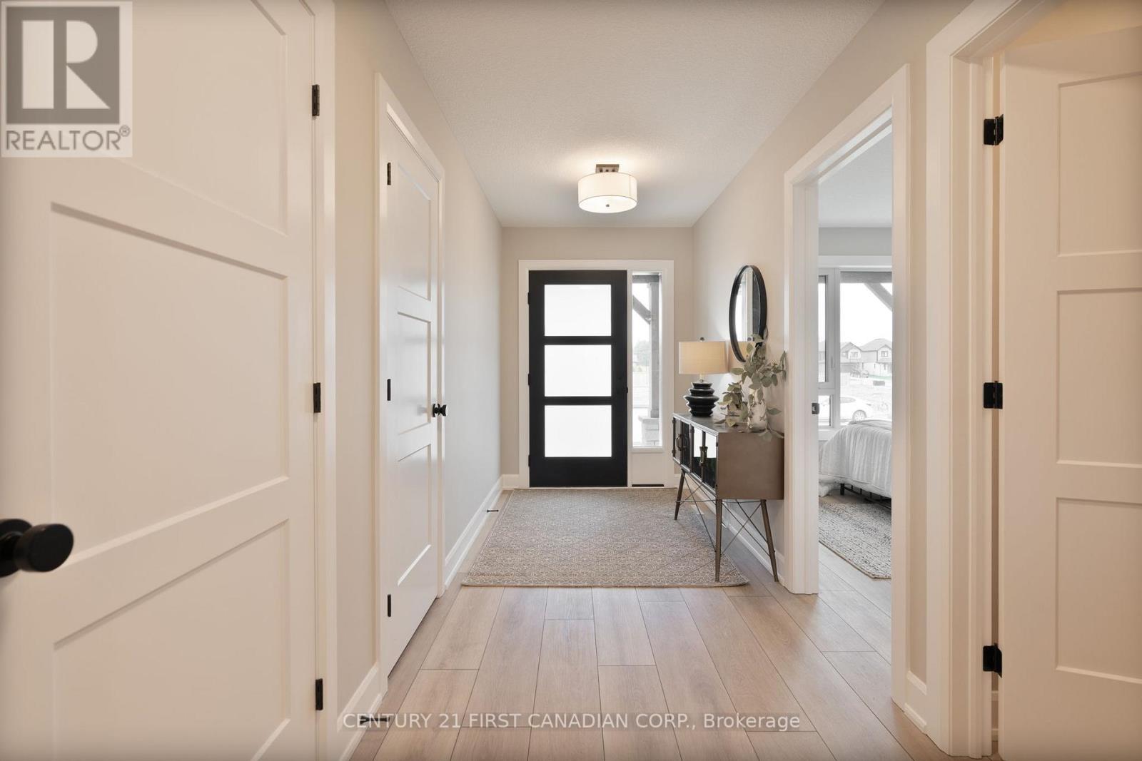 21 Hamilton Street, North Middlesex, Ontario  N0M 1A0 - Photo 4 - X12984250