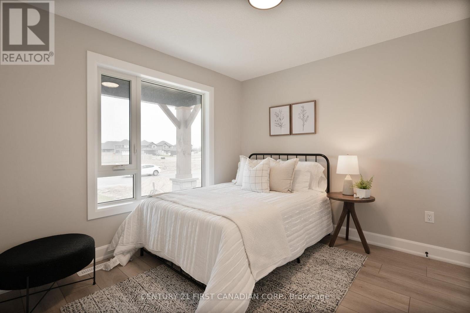 21 Hamilton Street, North Middlesex, Ontario  N0M 1A0 - Photo 5 - X12984250