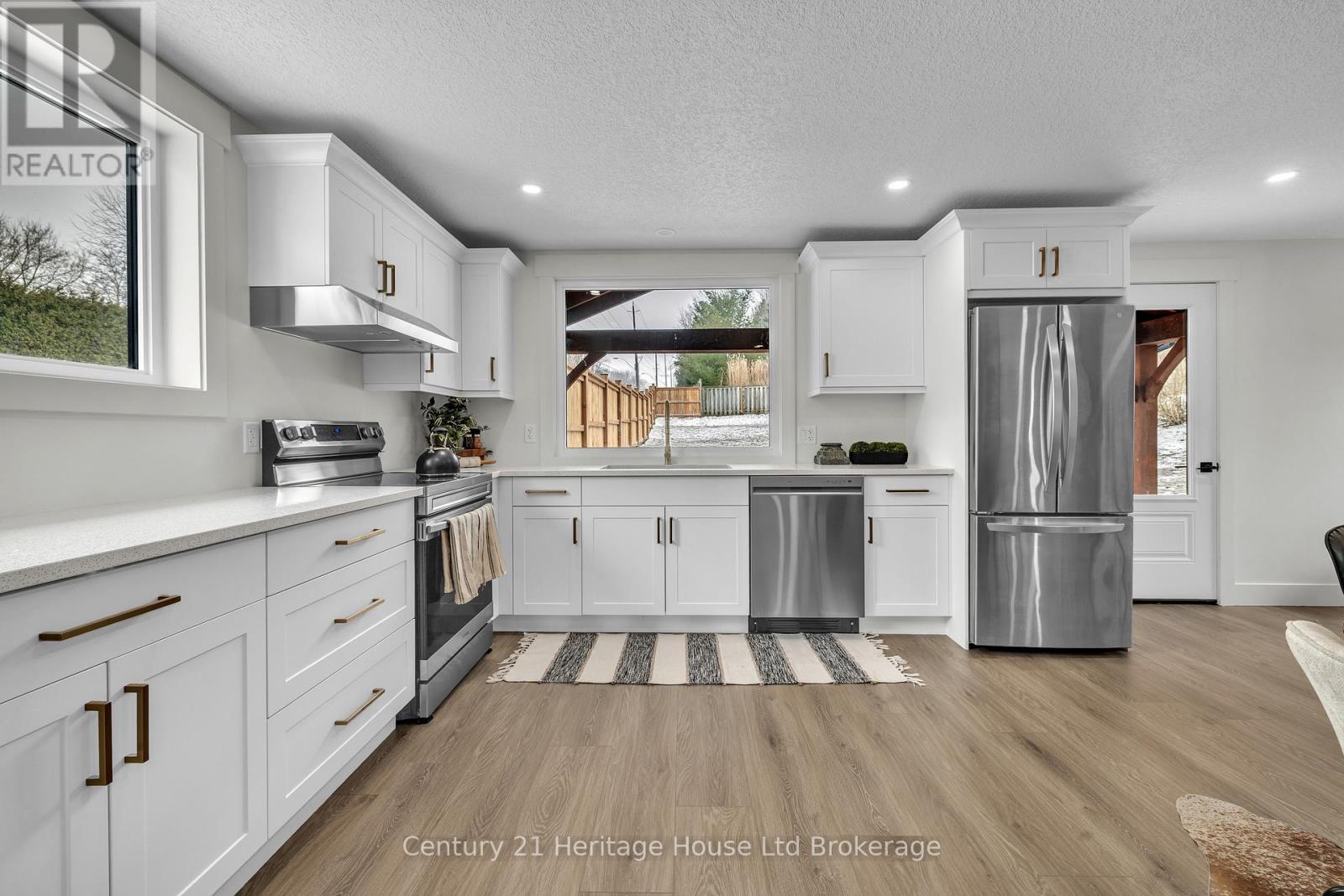 180 Cherry Street W, Ingersoll, Ontario  N5C 1H9 - Photo 13 - X12896348