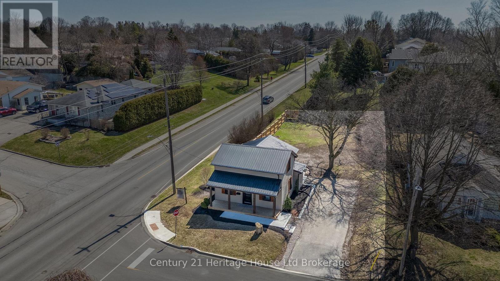 180 Cherry Street W, Ingersoll, Ontario  N5C 1H9 - Photo 3 - X12896348