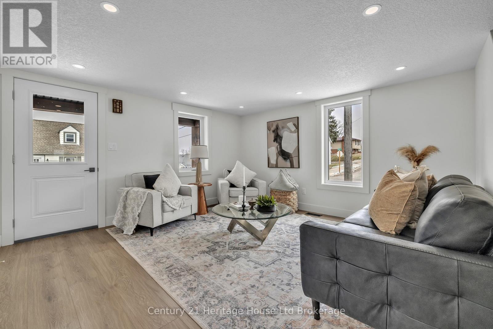 180 Cherry Street W, Ingersoll, Ontario  N5C 1H9 - Photo 8 - X12896348