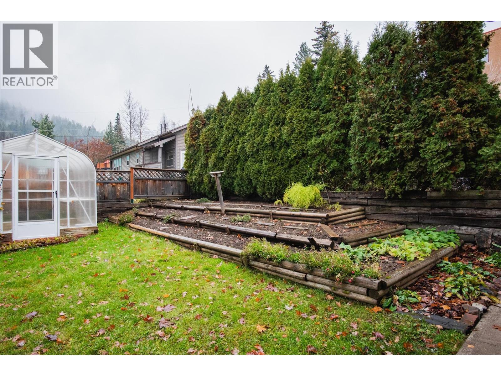 2266 Fifth Avenue, Rossland, British Columbia  V0G 1Y0 - Photo 61 - 10381336