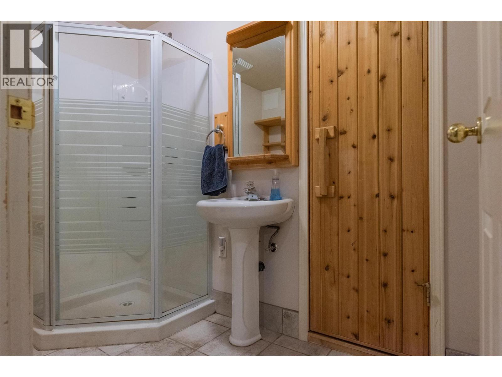 2266 Fifth Avenue, Rossland, British Columbia  V0G 1Y0 - Photo 35 - 10381336