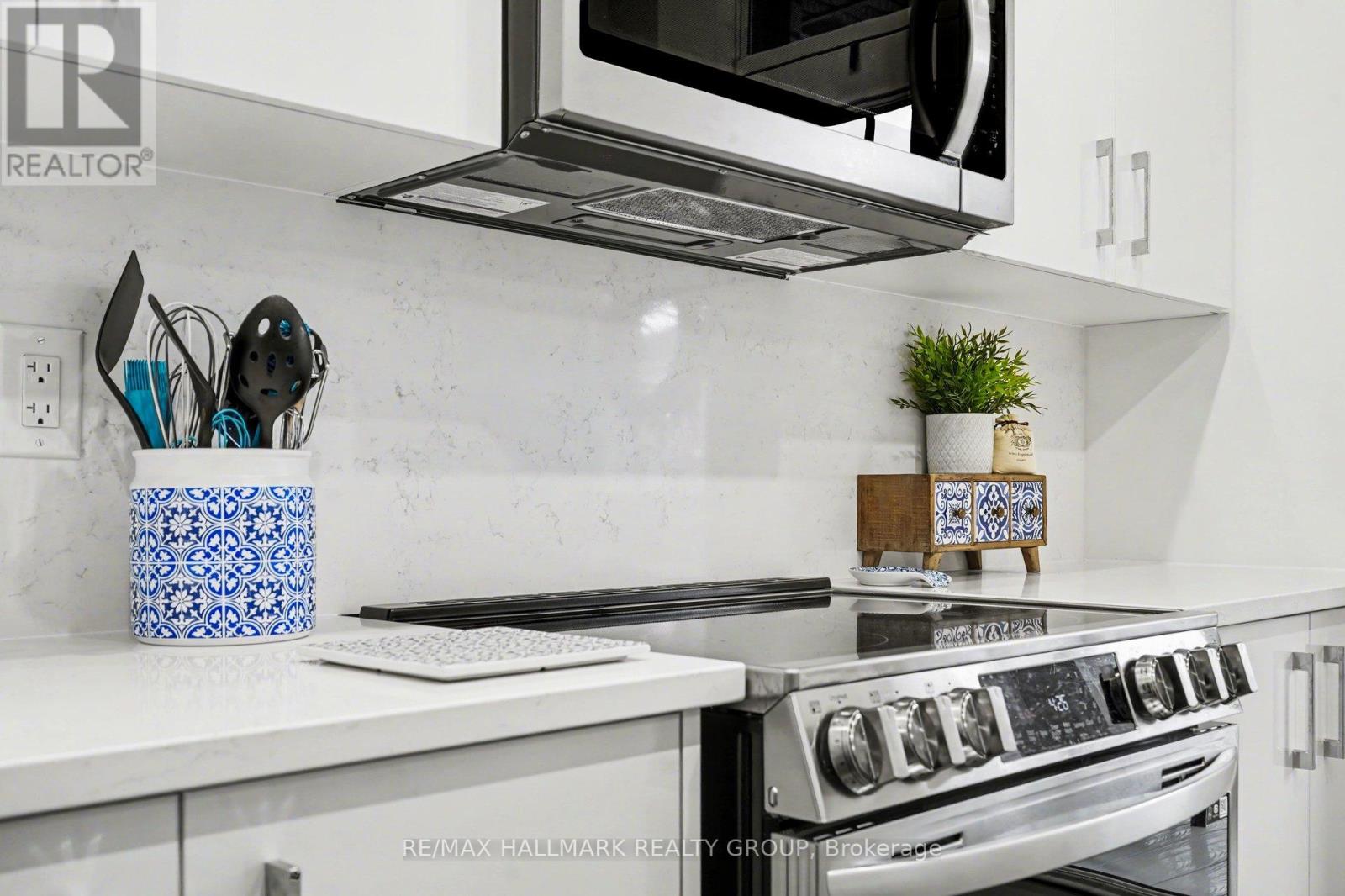 61 Arinto Place, Ottawa, Ontario  K2S 2R7 - Photo 12 - X12984034