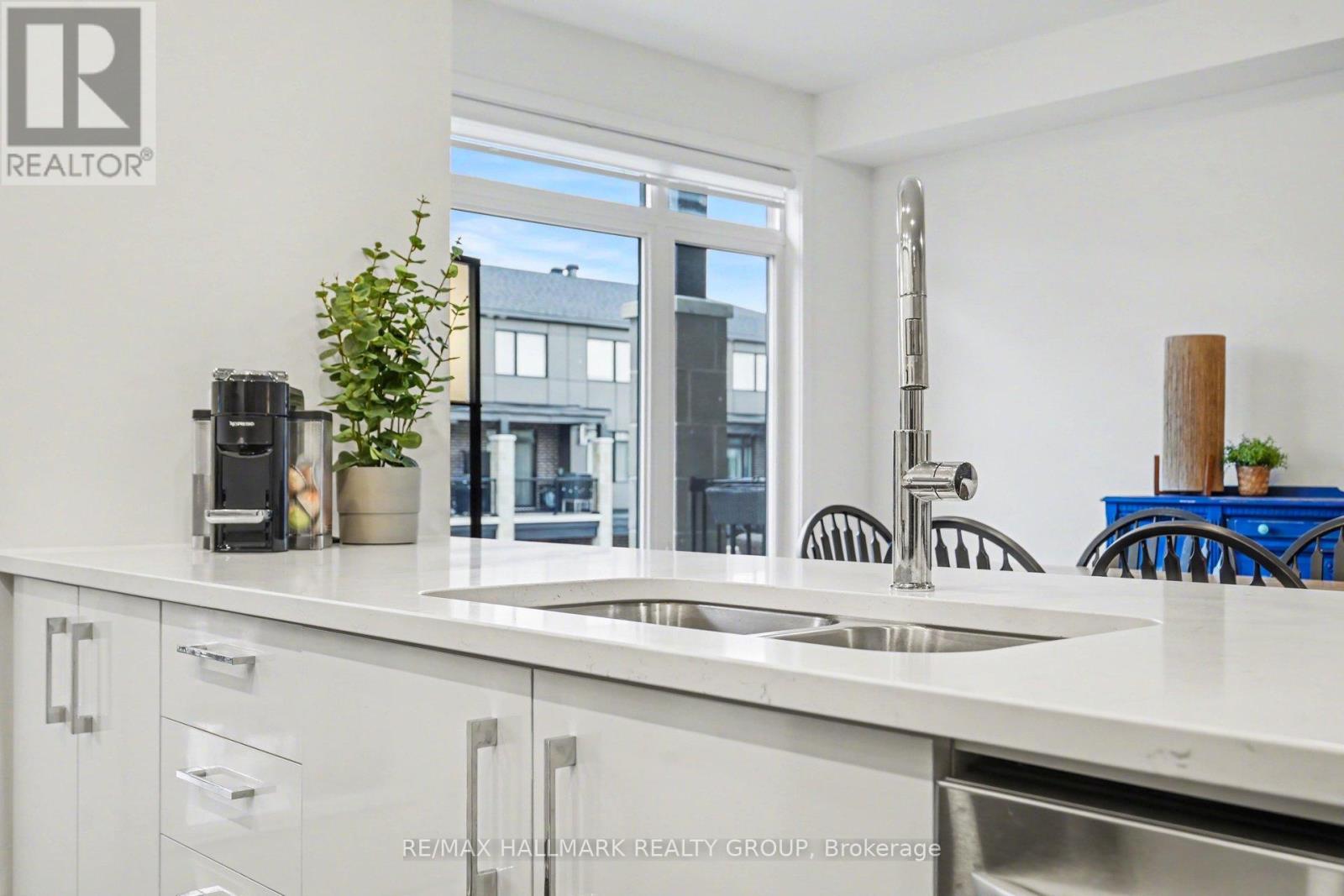 61 Arinto Place, Ottawa, Ontario  K2S 2R7 - Photo 13 - X12984034