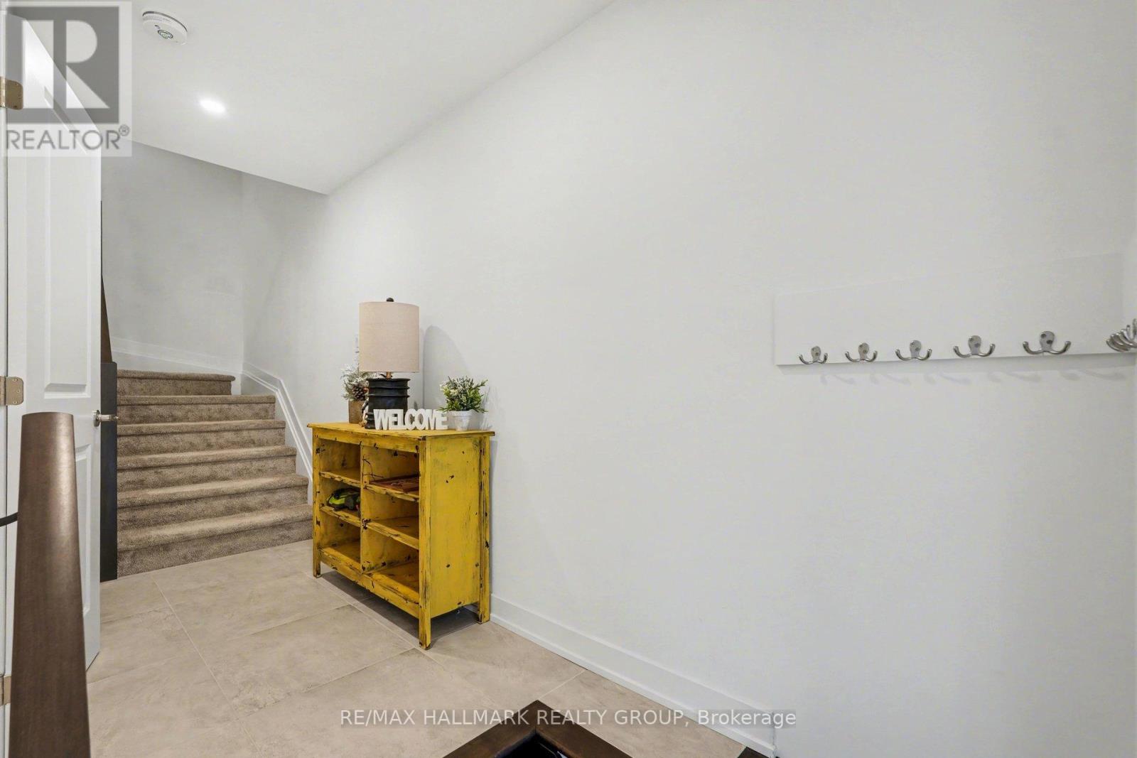 61 Arinto Place, Ottawa, Ontario  K2S 2R7 - Photo 3 - X12984034