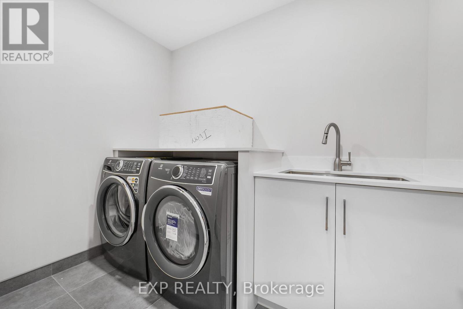 A - 2 Caroline Avenue, Ottawa, Ontario  K1Y 0S7 - Photo 22 - X12984066