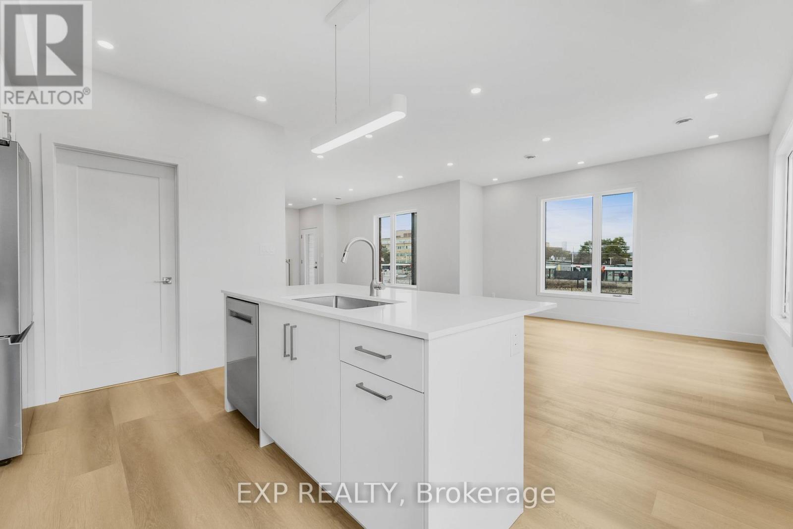 A - 2 Caroline Avenue, Ottawa, Ontario  K1Y 0S7 - Photo 7 - X12984066