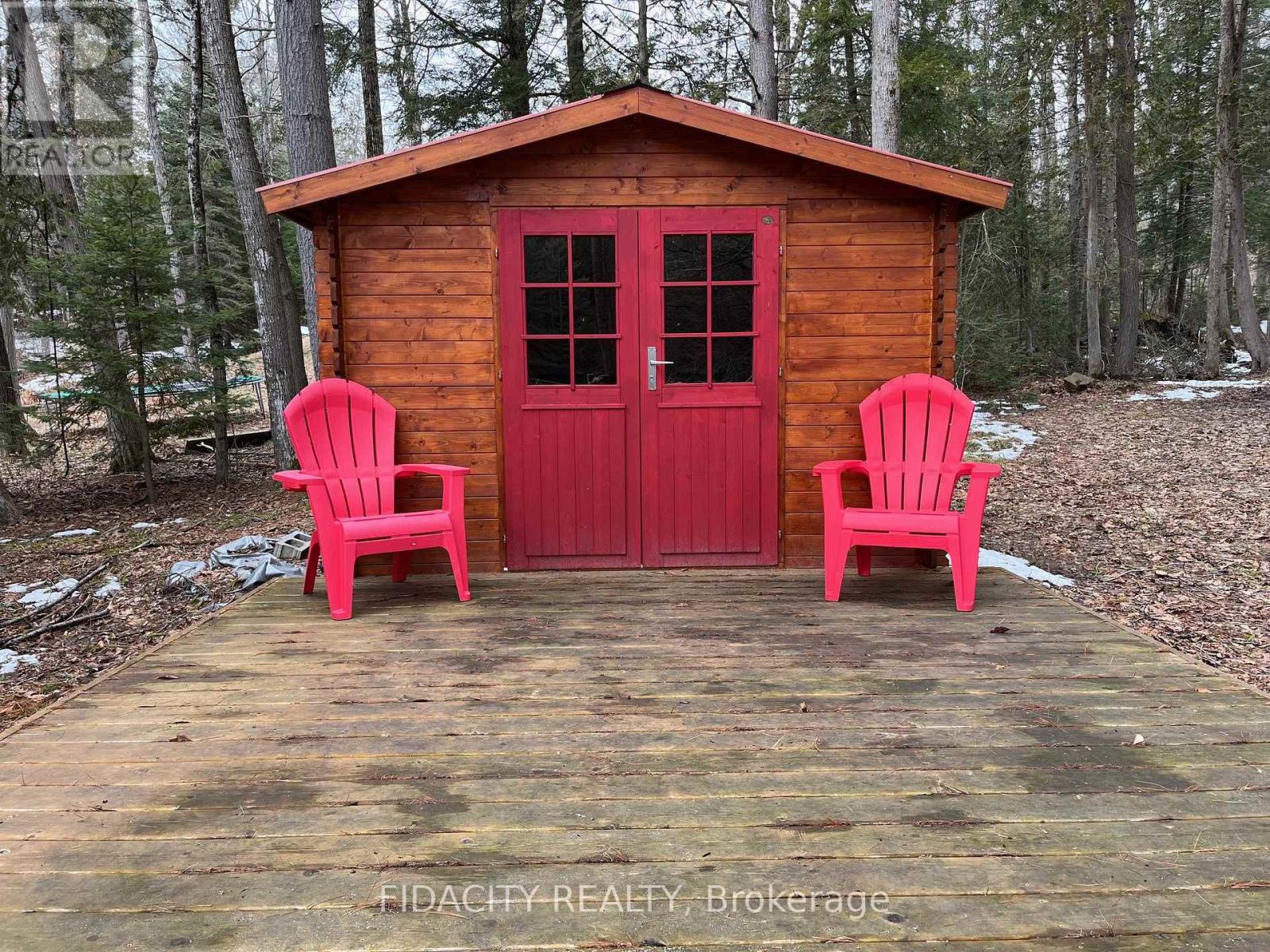 186 Fleming Drive, Greater Madawaska, Ontario  K0J 1H0 - Photo 14 - X12984148