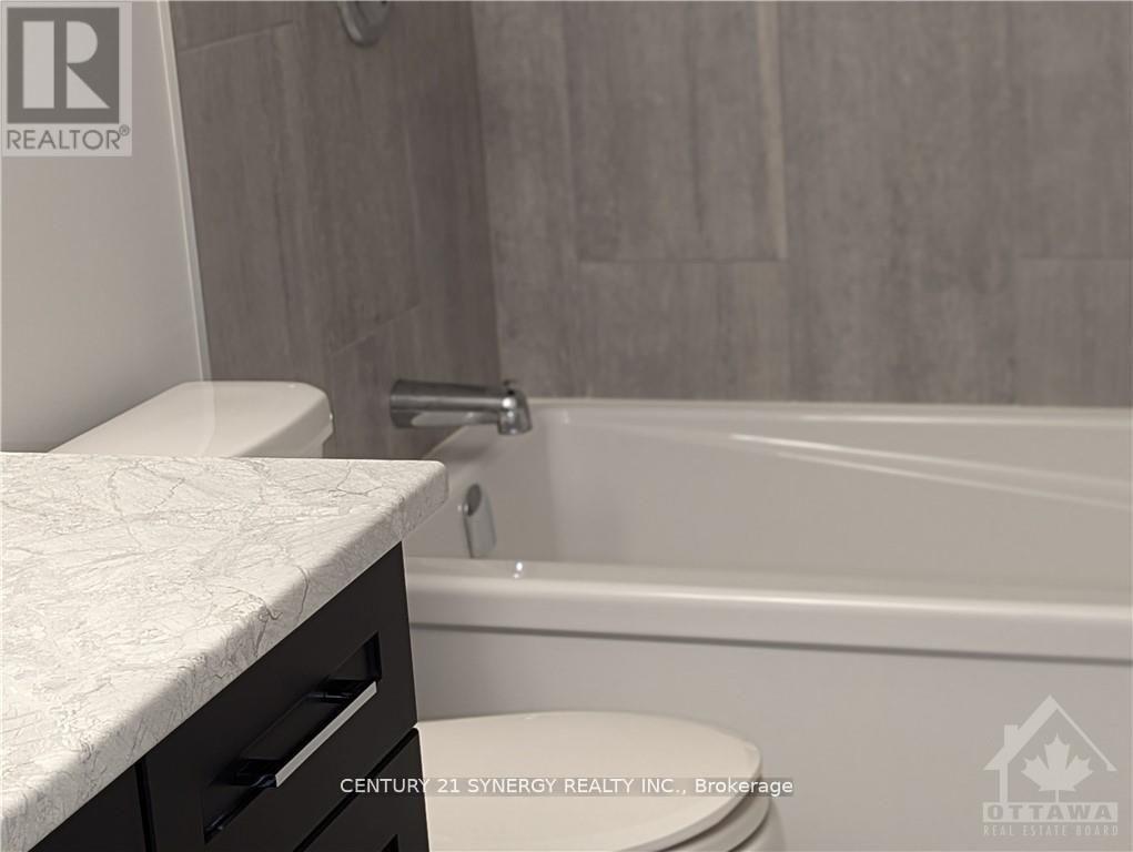 527 Chambord Street, Alfred And Plantagenet, Ontario  K0A 3K0 - Photo 3 - X12984194