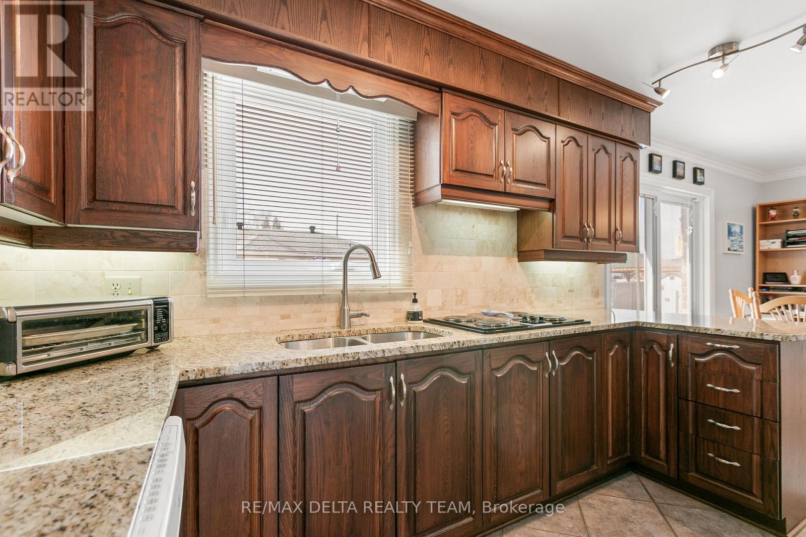 657 Ste Anne Street, Casselman, Ontario  K0A 1M0 - Photo 15 - X12984252