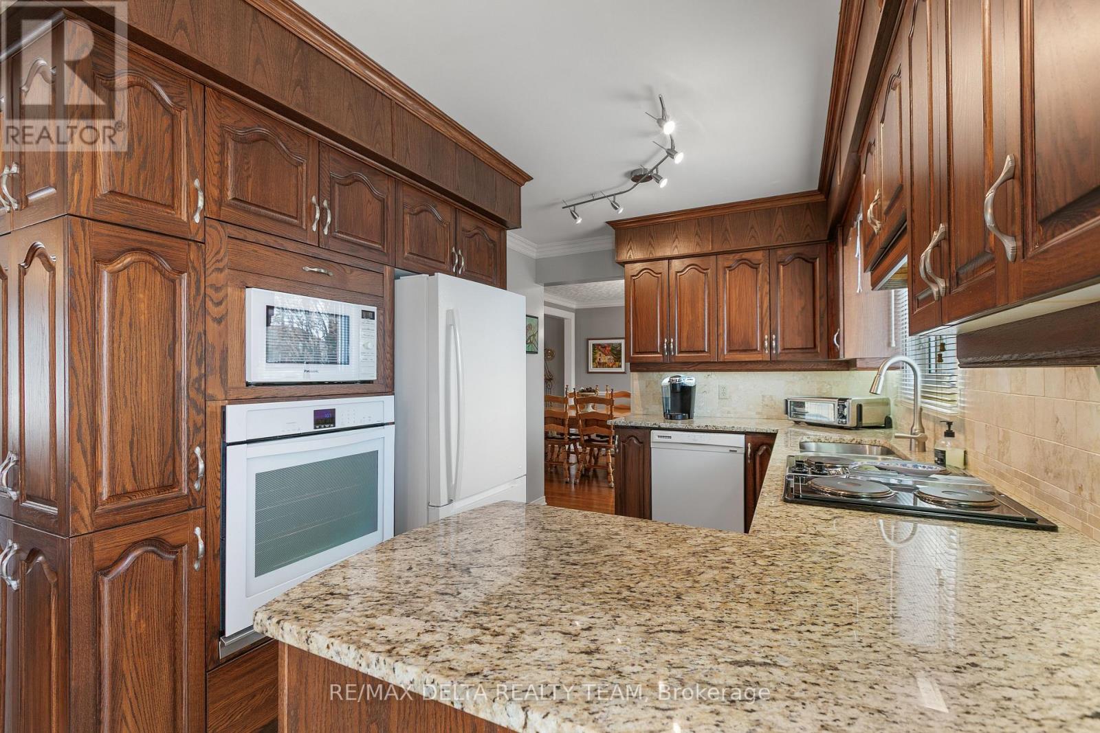 657 Ste Anne Street, Casselman, Ontario  K0A 1M0 - Photo 17 - X12984252