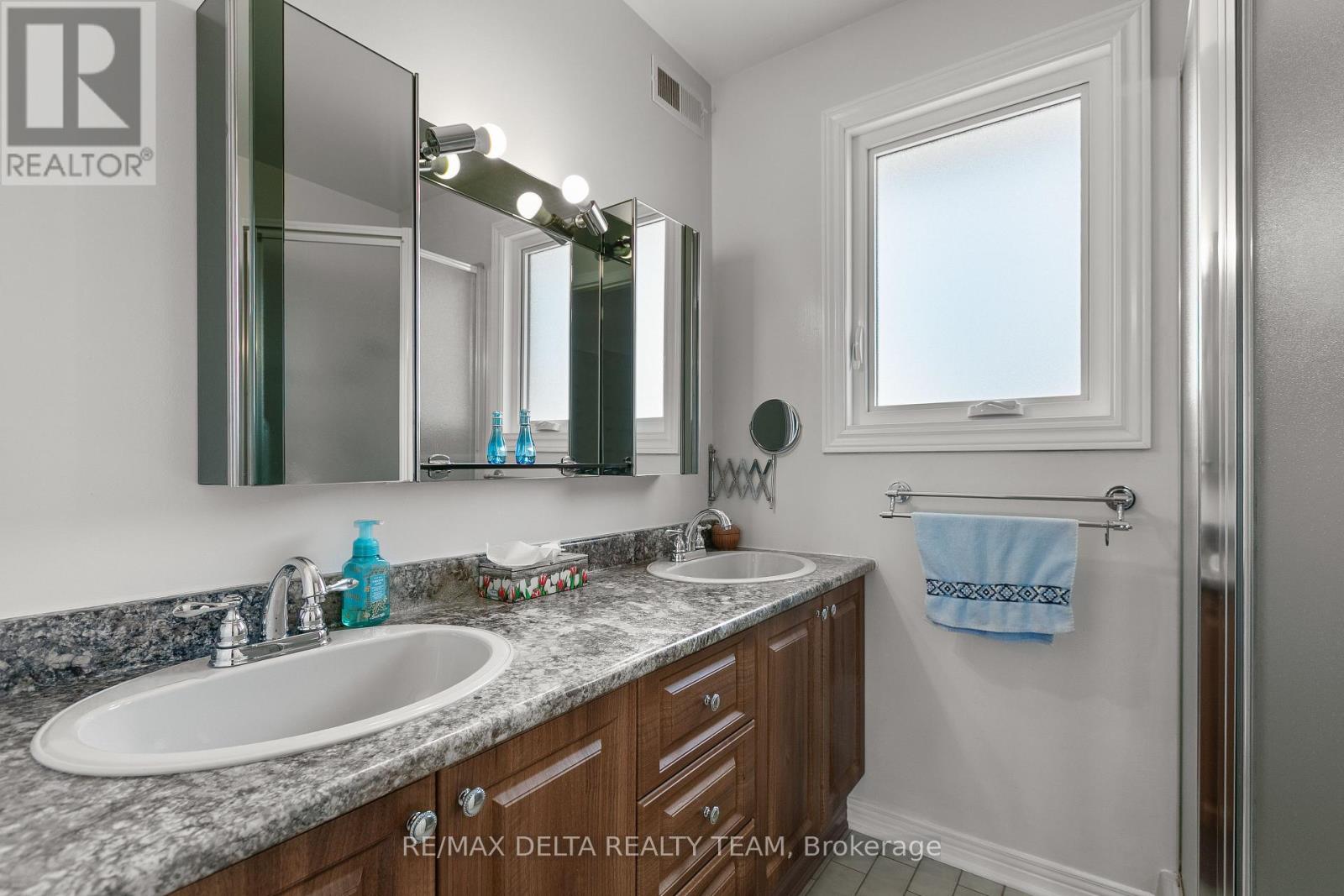 657 Ste Anne Street, Casselman, Ontario  K0A 1M0 - Photo 36 - X12984252