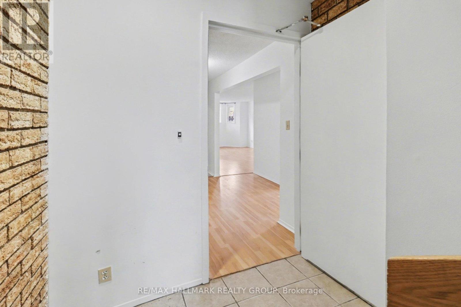 1 - 112 Barrette Street, Ottawa, Ontario  K1L 8A3 - Photo 2 - X12984284