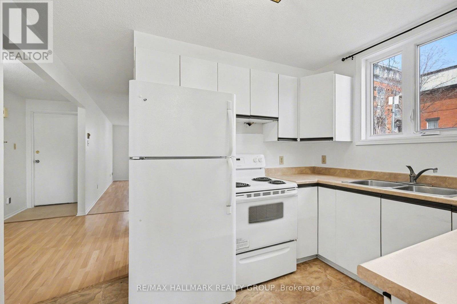 1 - 112 Barrette Street, Ottawa, Ontario  K1L 8A3 - Photo 5 - X12984284