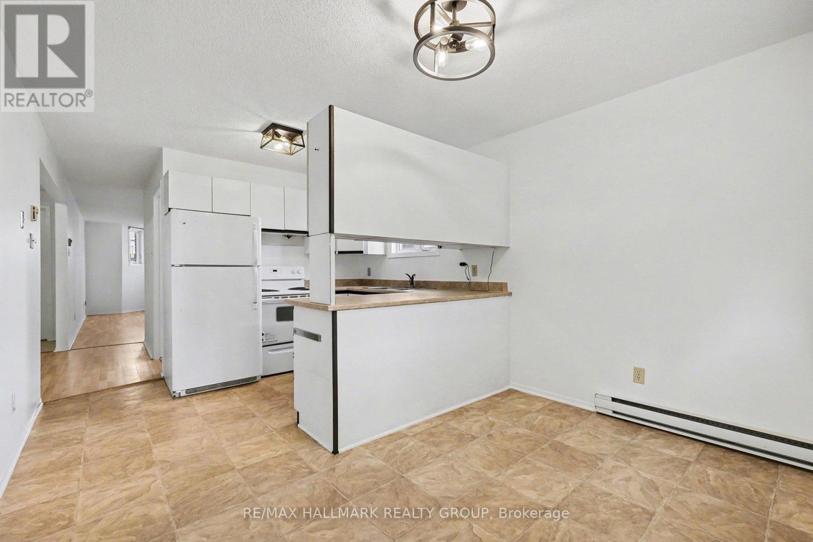 1 - 112 Barrette Street, Ottawa, Ontario  K1L 8A3 - Photo 8 - X12984284