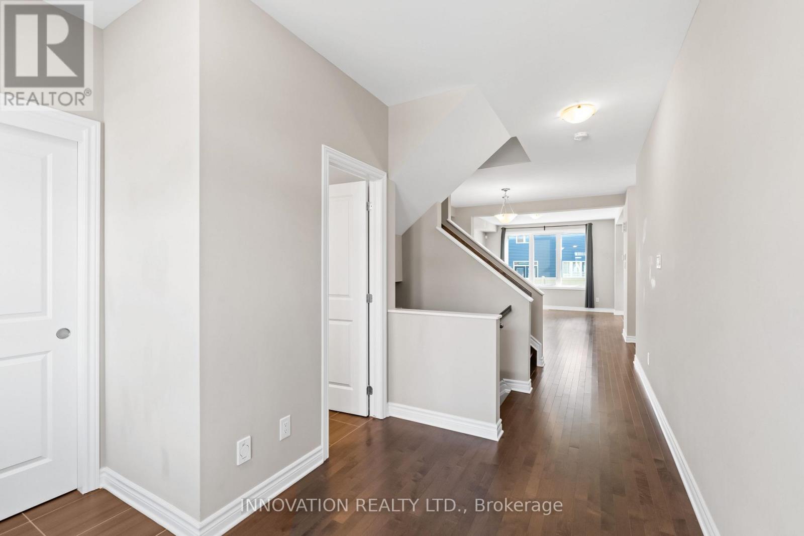 703 Samantha Eastop Avenue, Ottawa, Ontario  K2S 1B9 - Photo 3 - X12984306