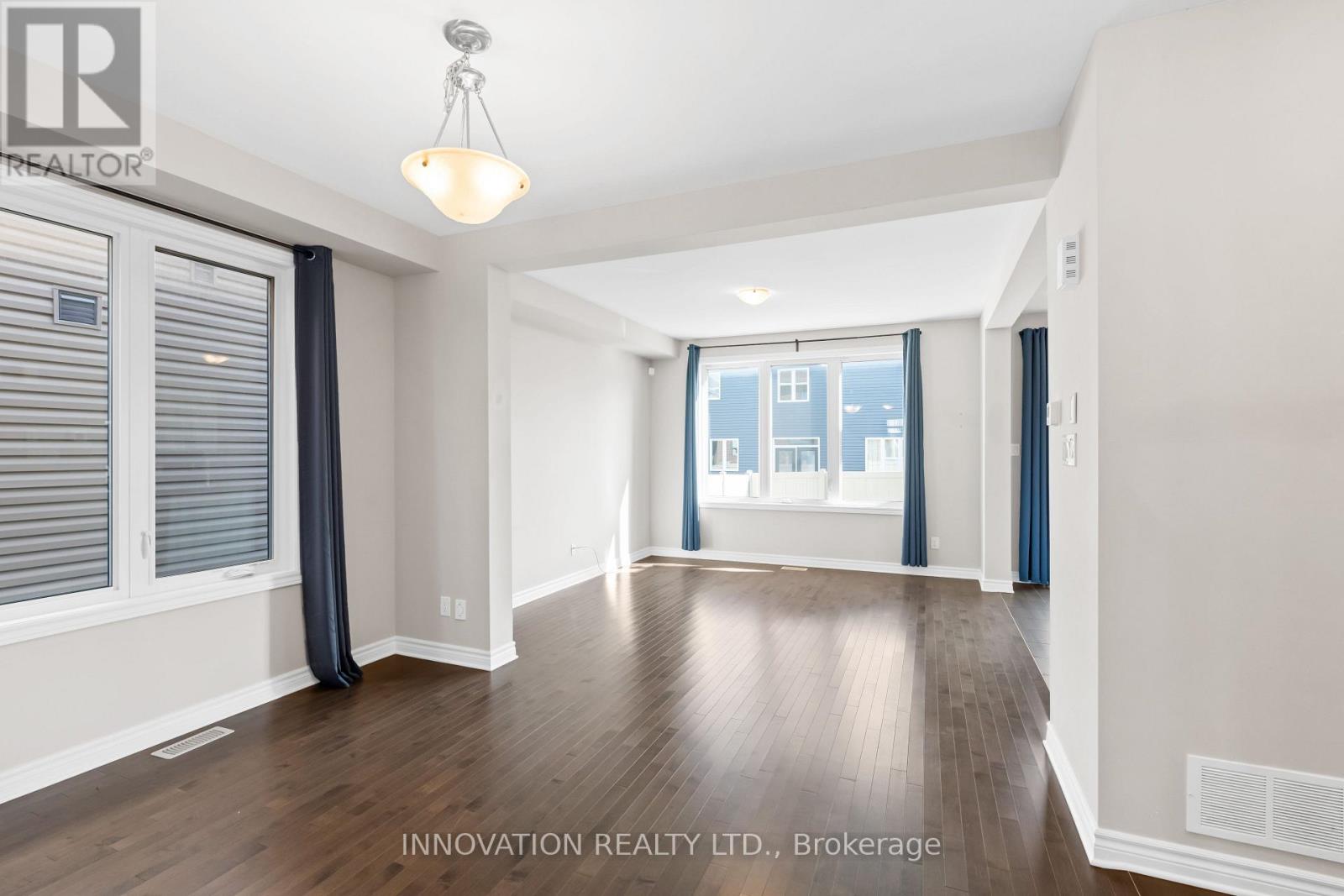 703 Samantha Eastop Avenue, Ottawa, Ontario  K2S 1B9 - Photo 4 - X12984306