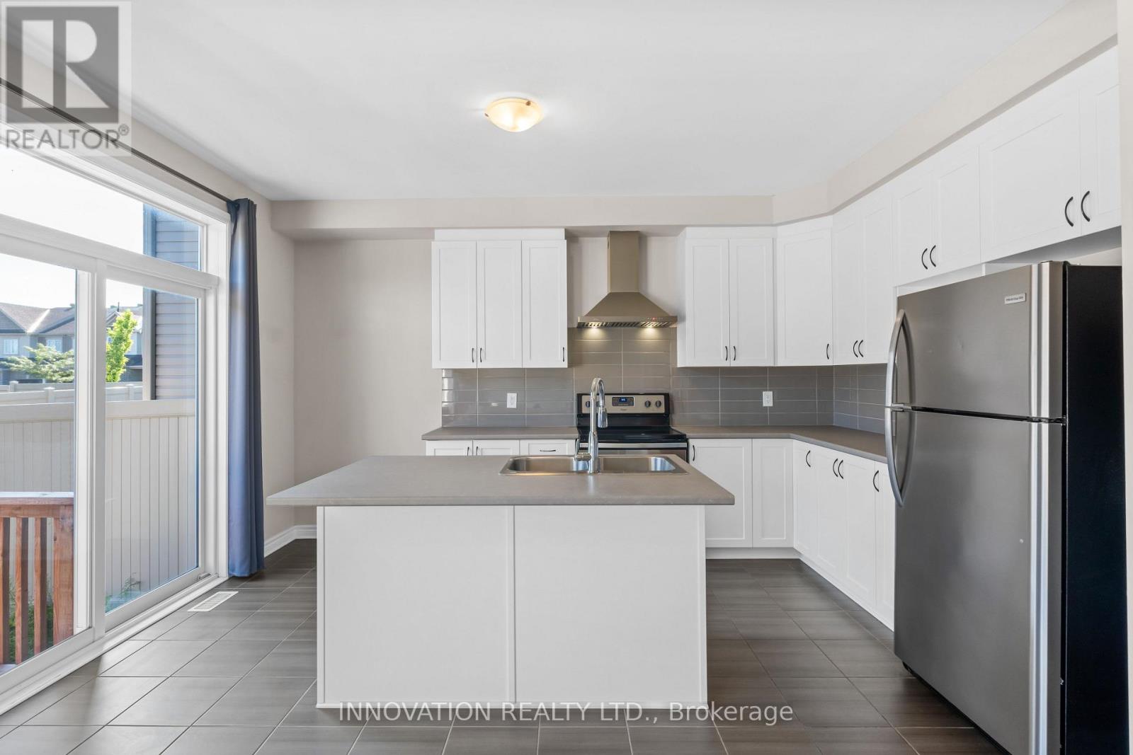 703 Samantha Eastop Avenue, Ottawa, Ontario  K2S 1B9 - Photo 9 - X12984306