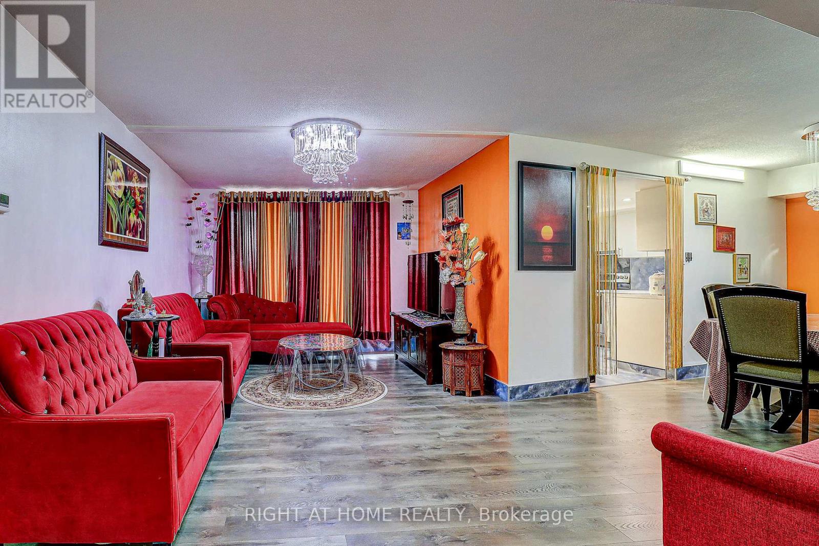 605 - 757 VICTORIA PARK AVENUE, Toronto, Ontario