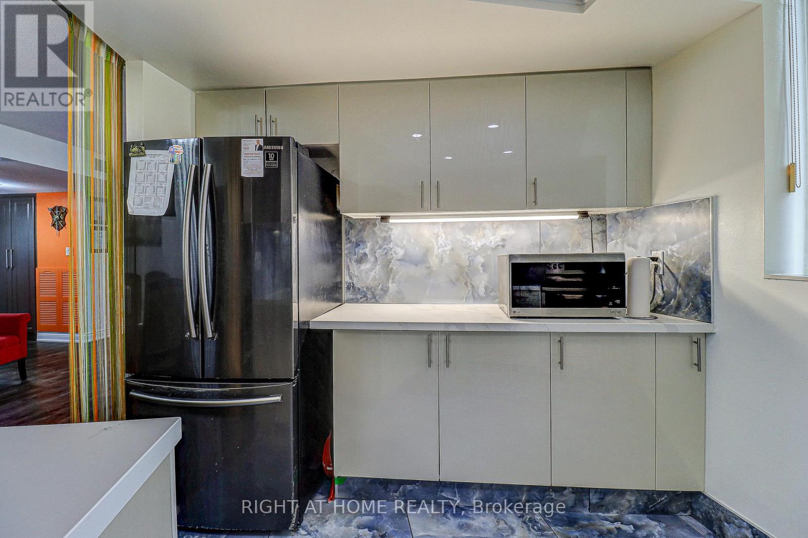 605 - 757 Victoria Park Avenue, Toronto, Ontario  M4C 5N8 - Photo 9 - E12916448