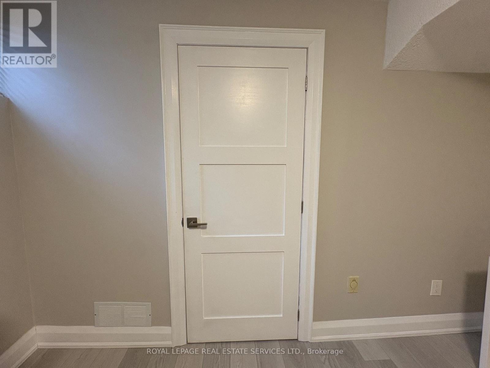 30 - 629 Rathburn Road, Toronto, Ontario  M9C 3T5 - Photo 32 - W12963720