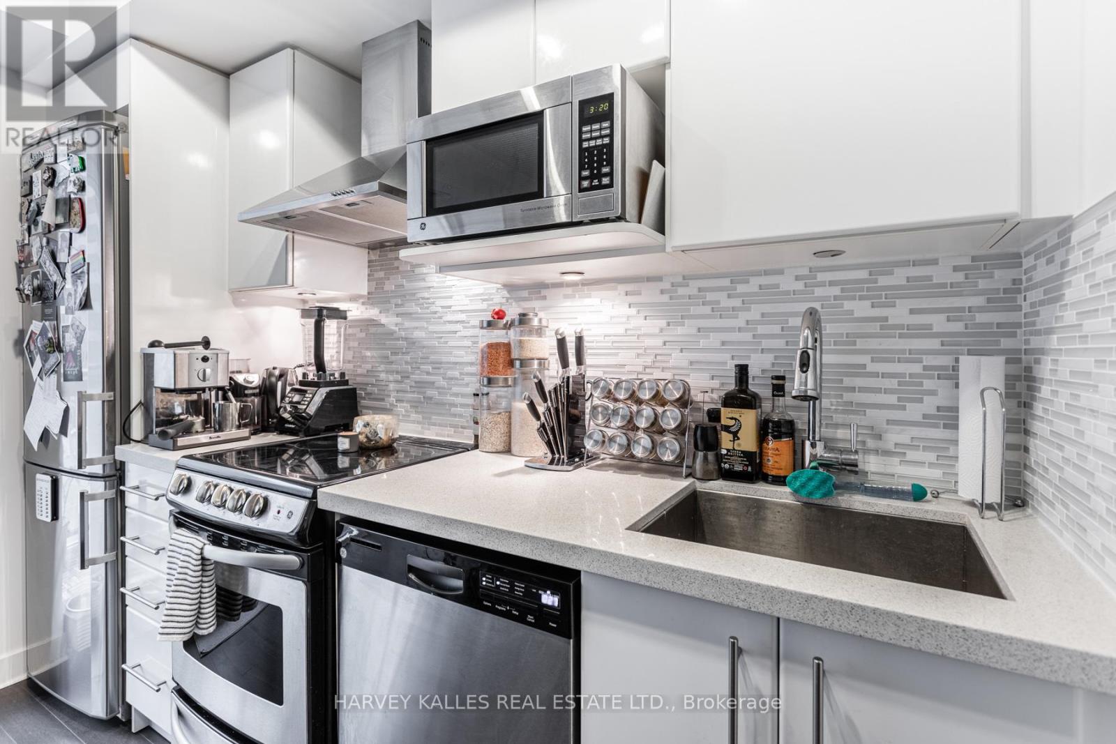 1209 - 58 Orchard View Boulevard, Toronto, Ontario  M4R 1B9 - Photo 11 - C12982348