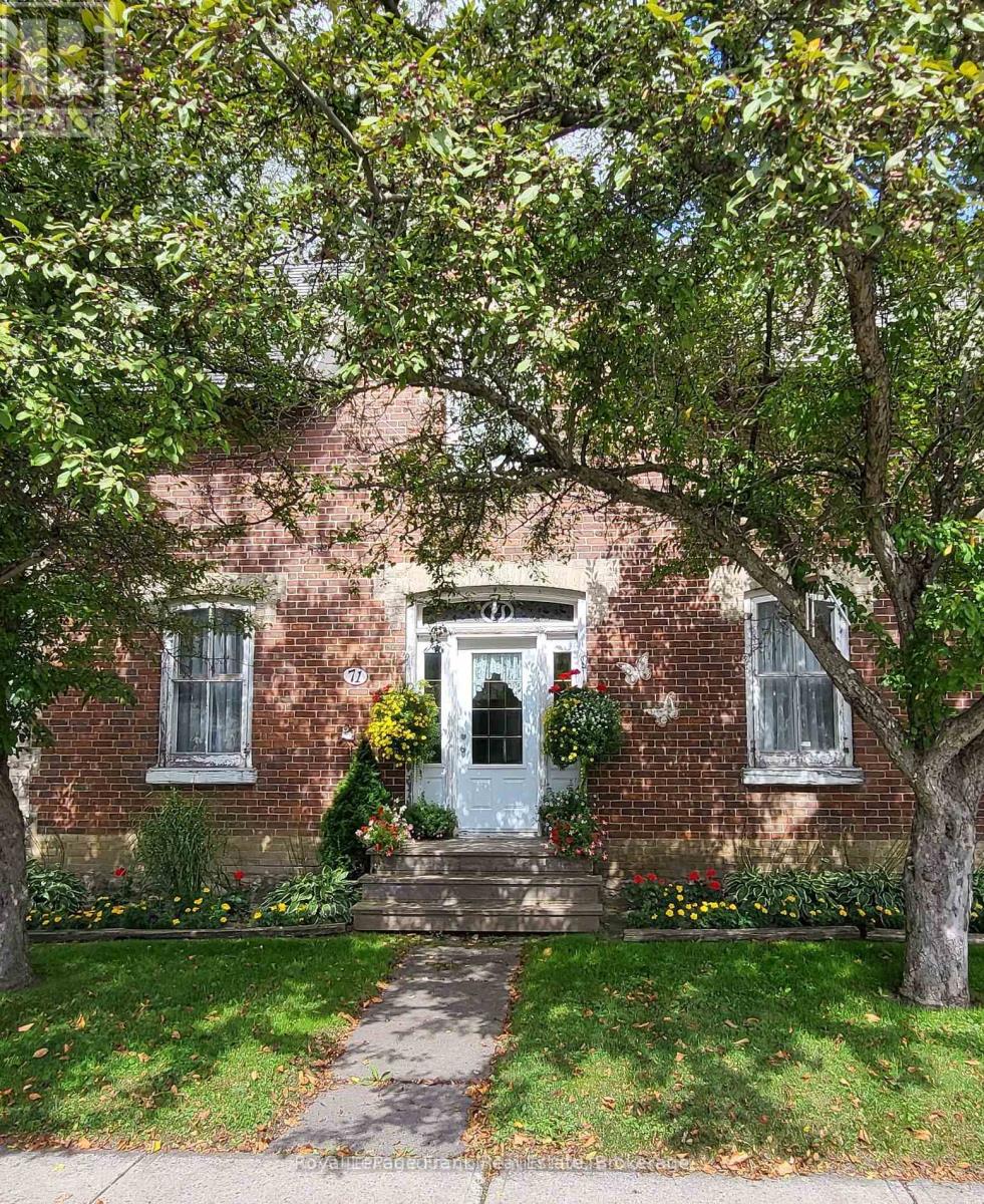 71 High Street, Georgina, Ontario  L0E 1R0 - Photo 2 - N12491266