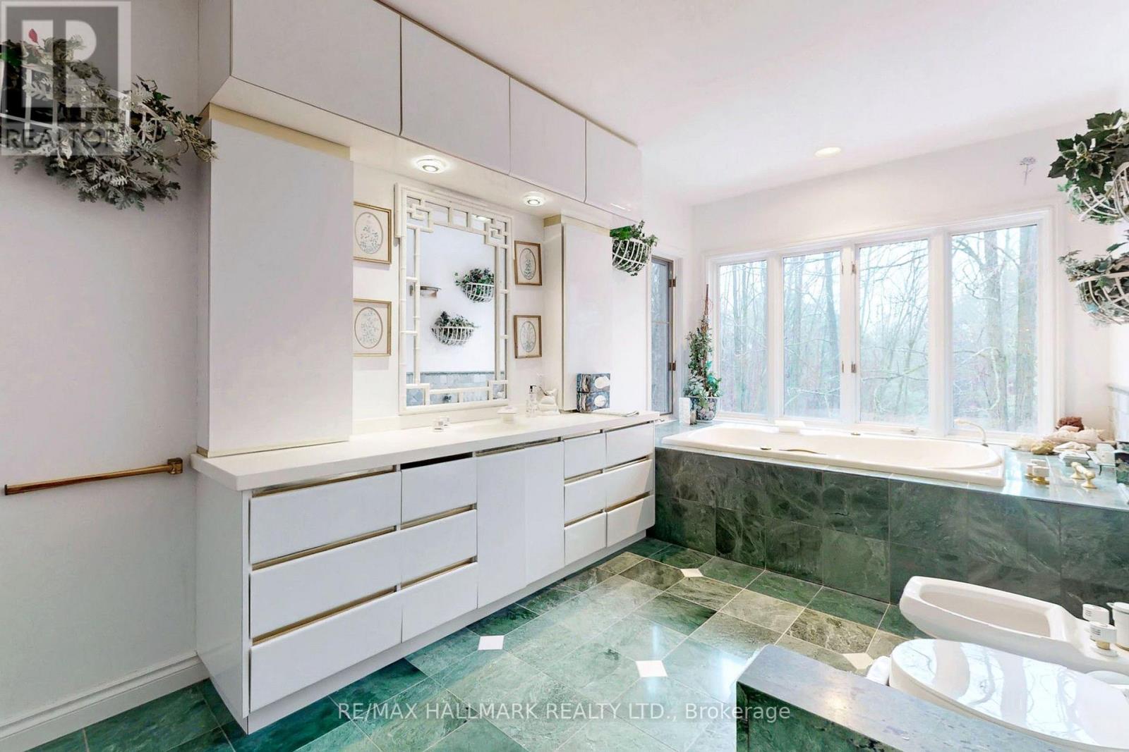 18381 Mccowan Road, East Gwillimbury, Ontario  L0G 1M0 - Photo 26 - N12960158