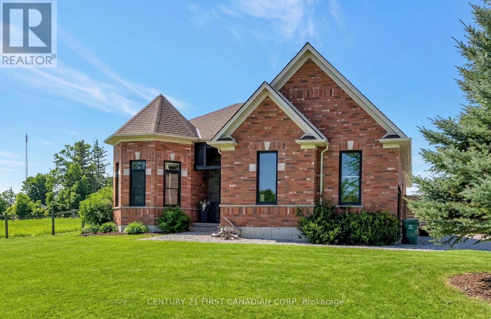 5 Falkland Road, Brant, Ontario  N0J 1V0 - Photo 2 - X12894404