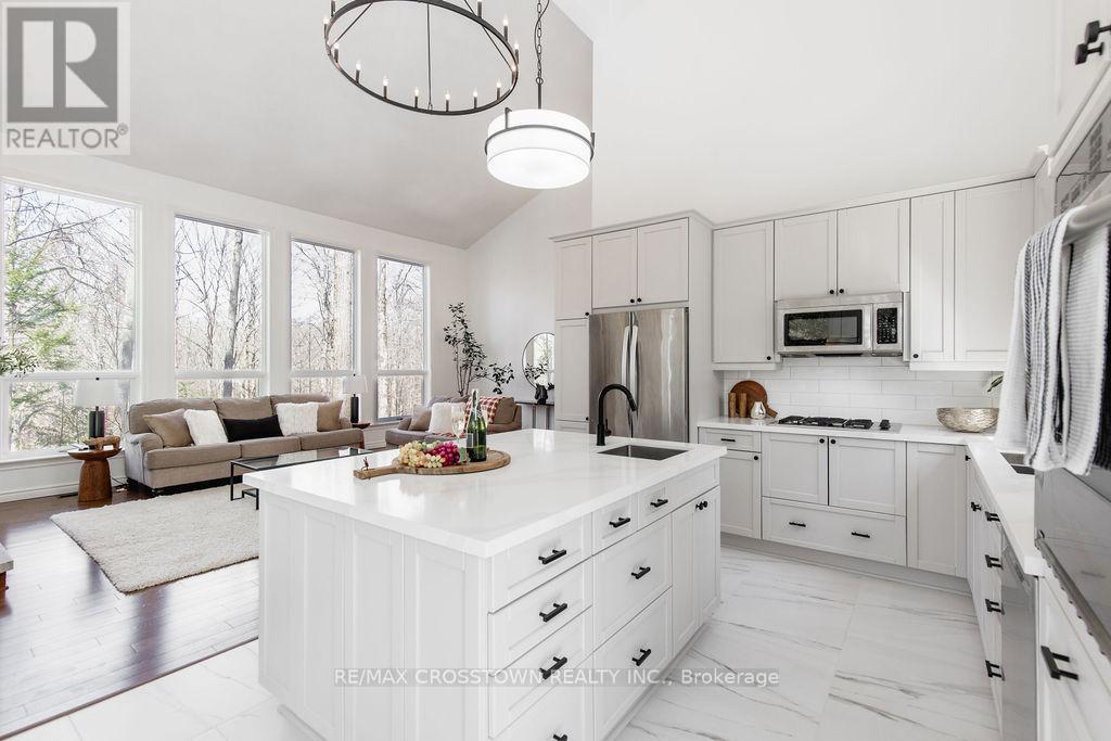 10 Beechwood Road, Oro-Medonte, Ontario  L4M 4Y8 - Photo 12 - S12983886