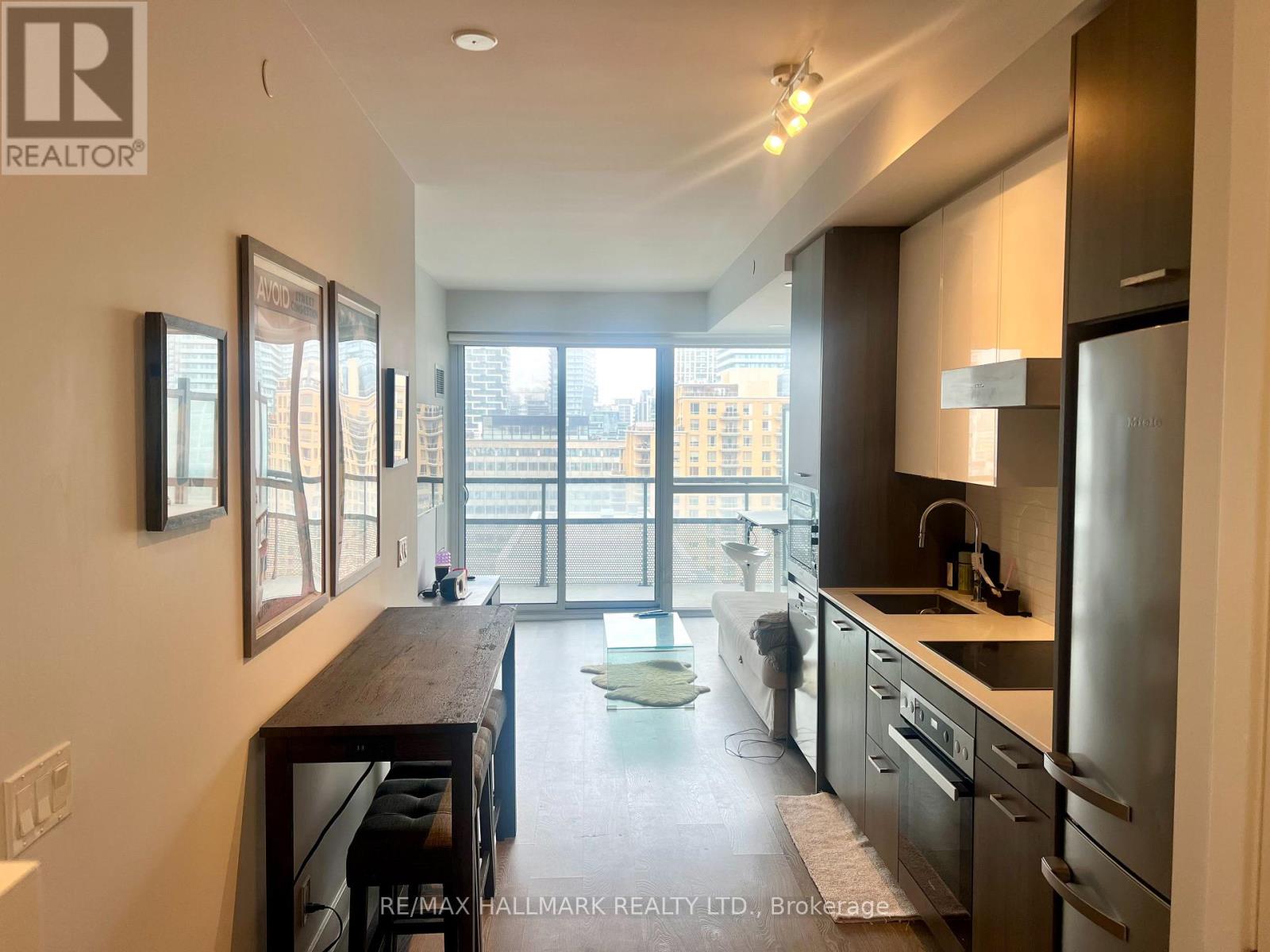 1308 - 11 Lillian Street, Toronto (Mount Pleasant West), Ontario  M4S 2H7 - Photo 4 - C12984228