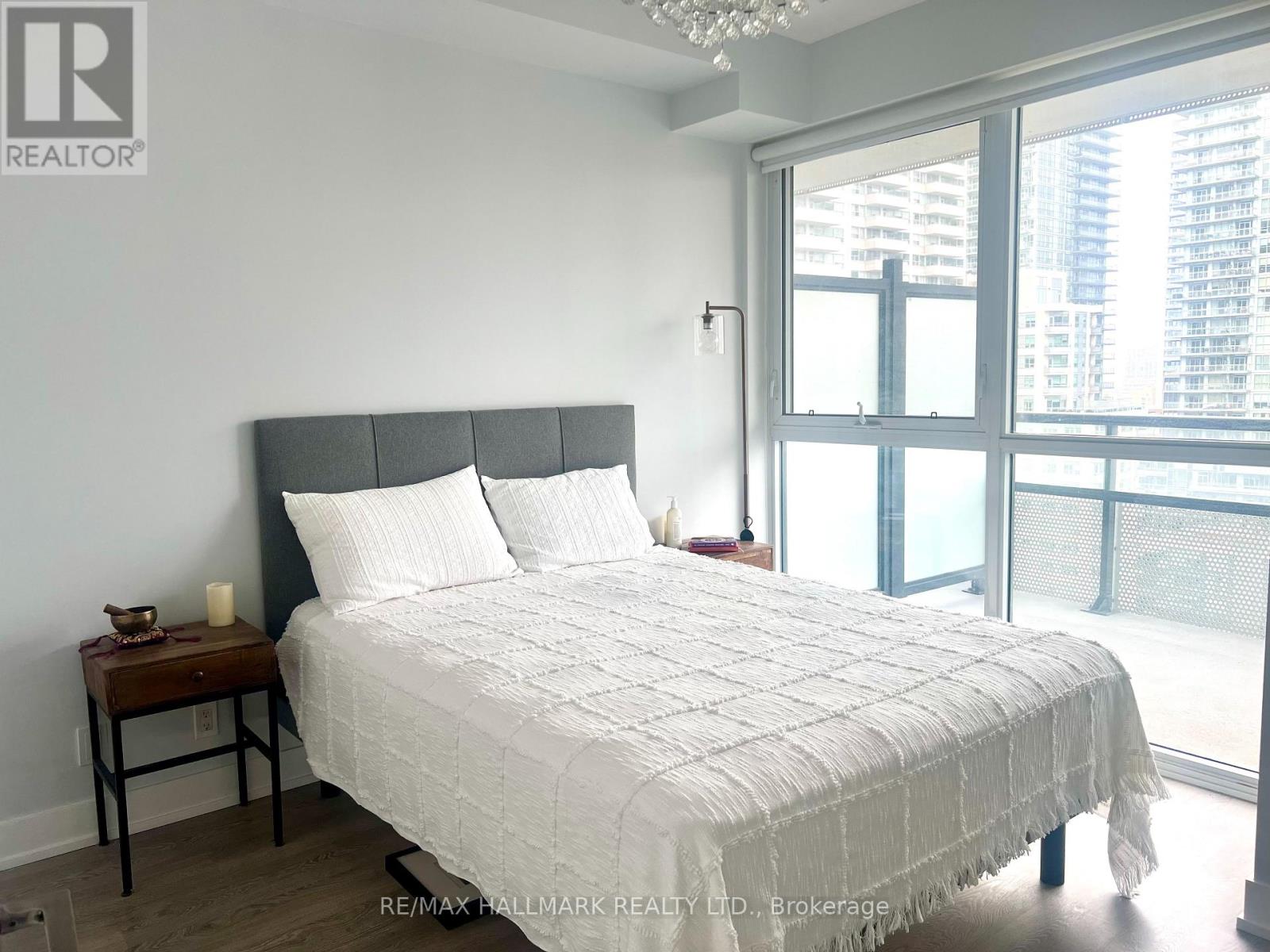 1308 - 11 Lillian Street, Toronto (Mount Pleasant West), Ontario  M4S 2H7 - Photo 9 - C12984228