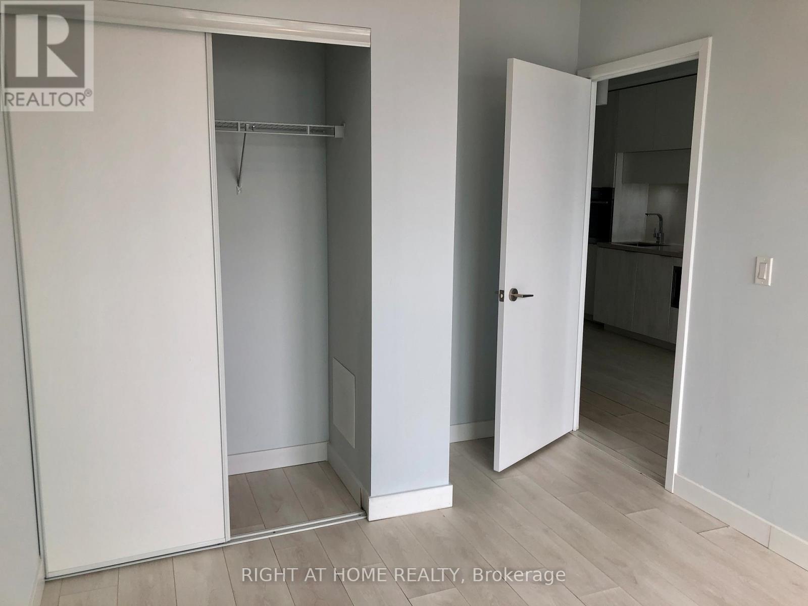 2210 - 8 Eglinton Avenue E, Toronto, Ontario  M4P 0C1 - Photo 12 - C12984230