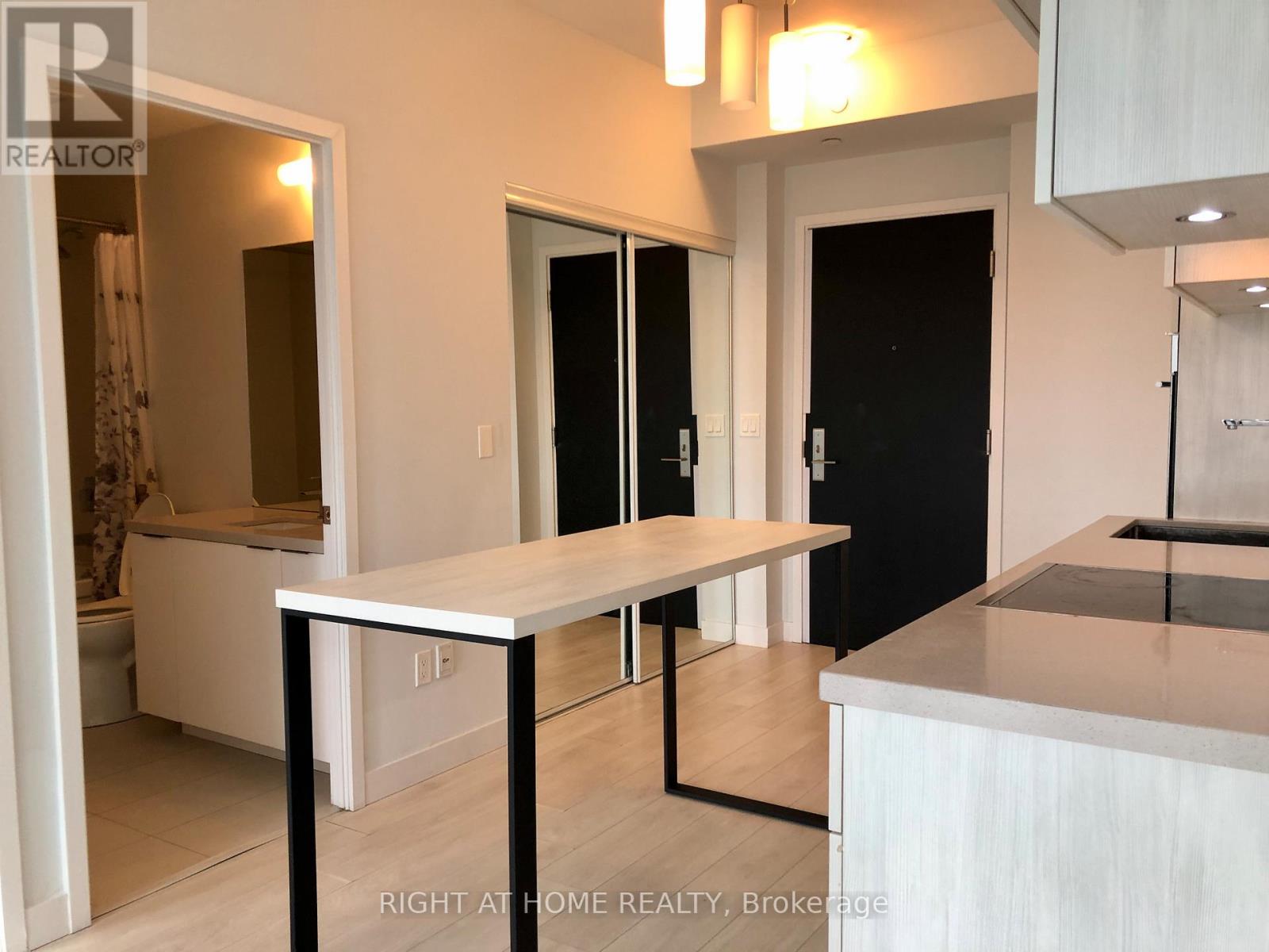 2210 - 8 Eglinton Avenue E, Toronto, Ontario  M4P 0C1 - Photo 15 - C12984230