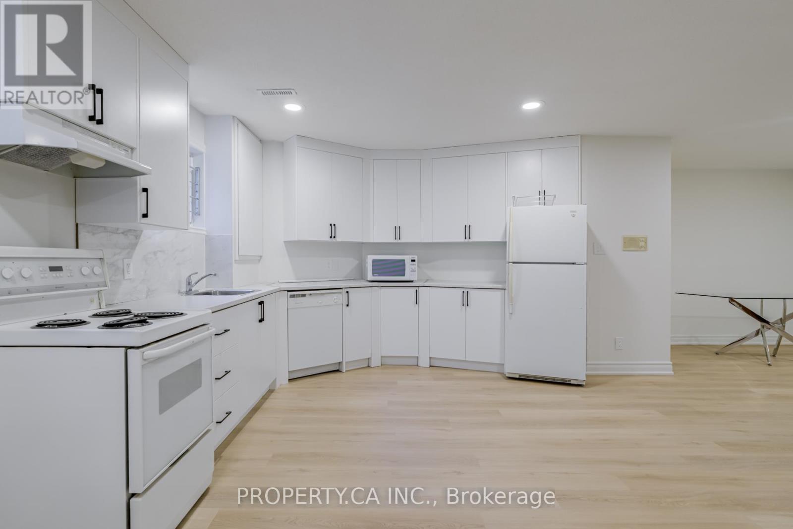 Bsmt - 16 Fleming Drive, Toronto, Ontario  M2K 2N9 - Photo 12 - C12984238