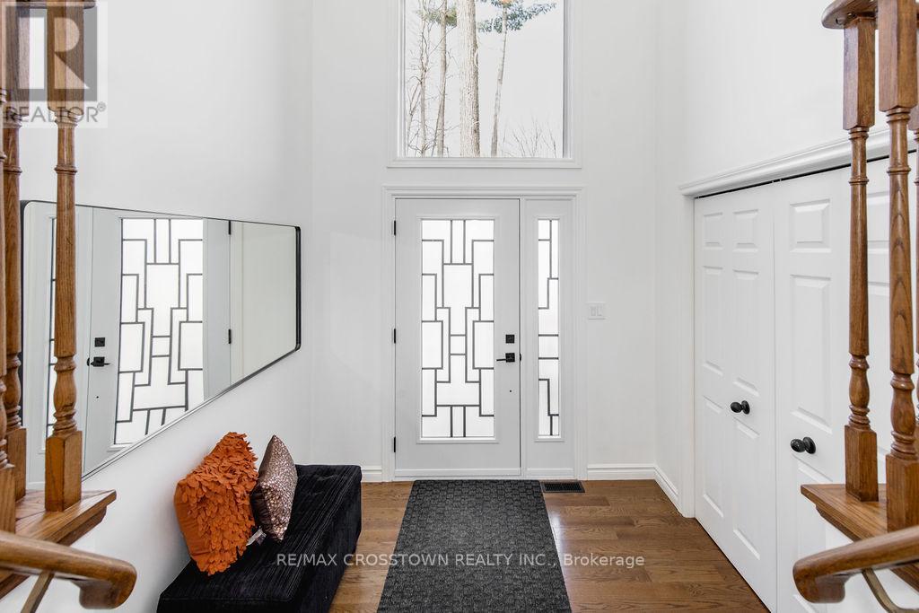 10 Beechwood Road, Oro-Medonte, Ontario  L4M 4Y8 - Photo 5 - S12983886