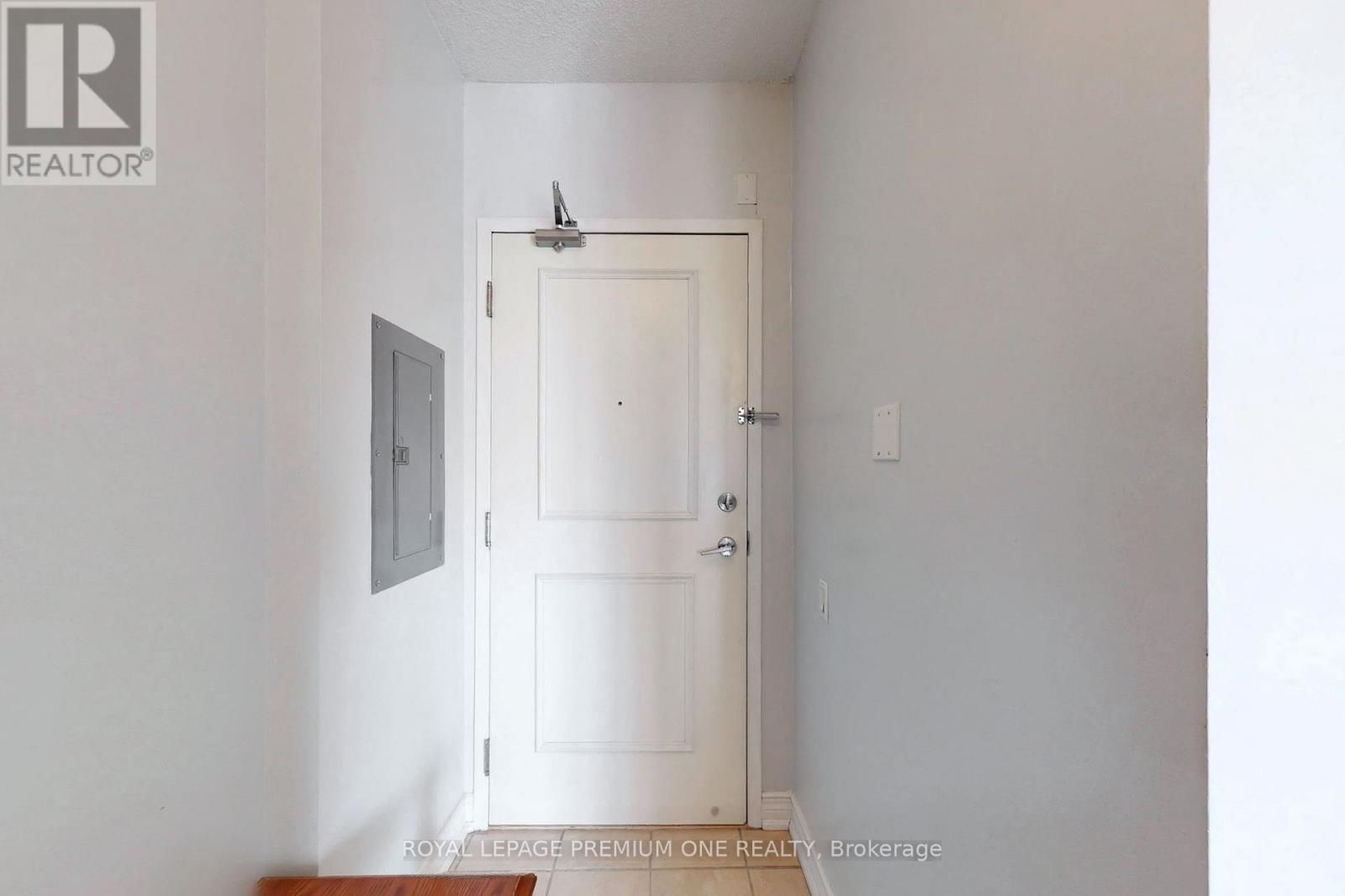 1101 - 1600 Keele Street, Toronto, Ontario  M6N 5J1 - Photo 3 - W12977722