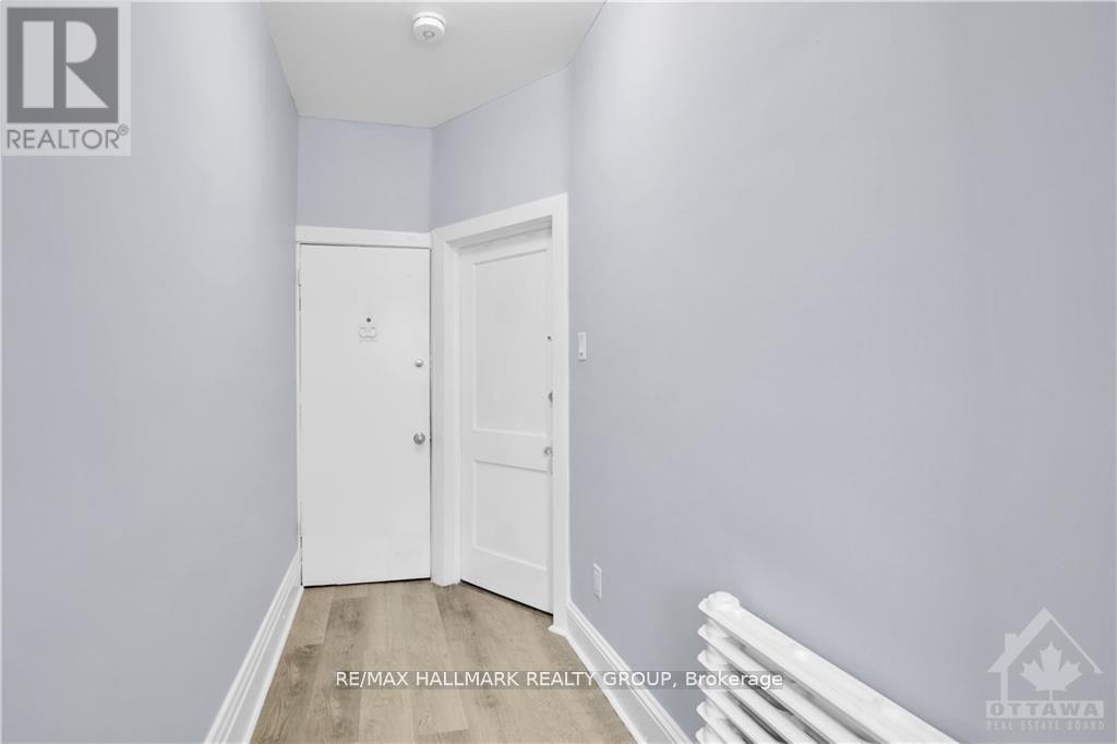 2 - 15 Marier Avenue, Ottawa, Ontario  K1L 5S6 - Photo 4 - X12899532