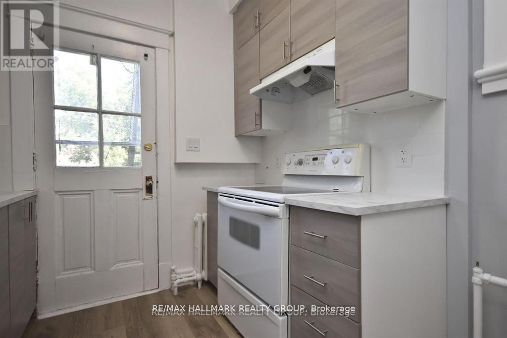 2 - 15 Marier Avenue, Ottawa, Ontario  K1L 5S6 - Photo 6 - X12899532