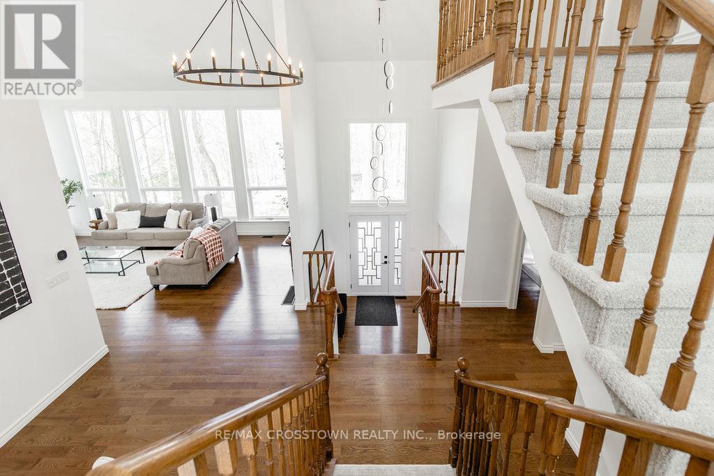 10 Beechwood Road, Oro-Medonte, Ontario  L4M 4Y8 - Photo 7 - S12983886