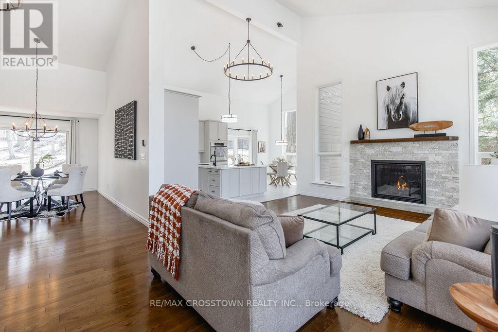 10 Beechwood Road, Oro-Medonte, Ontario  L4M 4Y8 - Photo 9 - S12983886