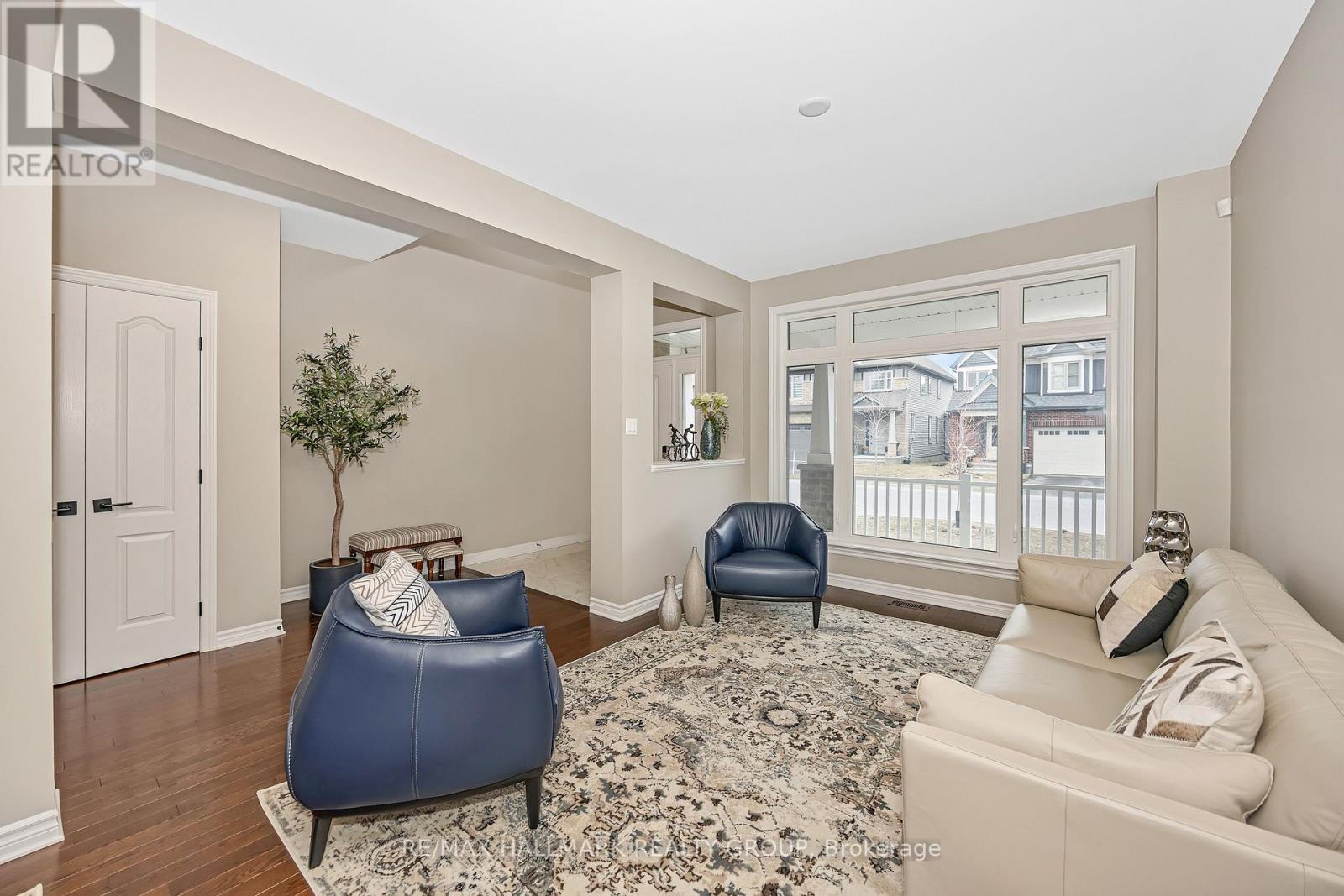 210 Trollius Way, Ottawa, Ontario  K1T 0R7 - Photo 7 - X12973772