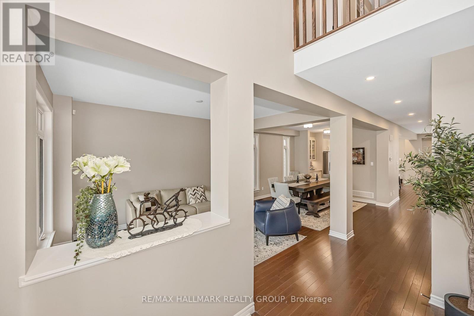 210 Trollius Way, Ottawa, Ontario  K1T 0R7 - Photo 5 - X12973772