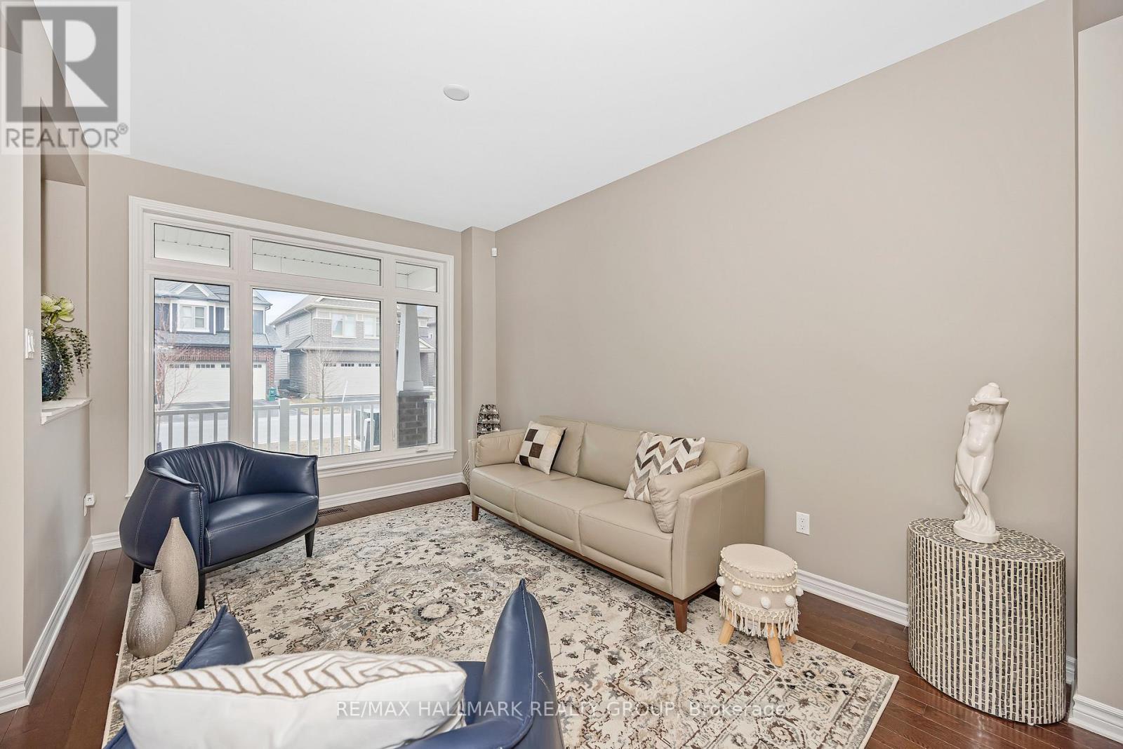 210 Trollius Way, Ottawa, Ontario  K1T 0R7 - Photo 6 - X12973772