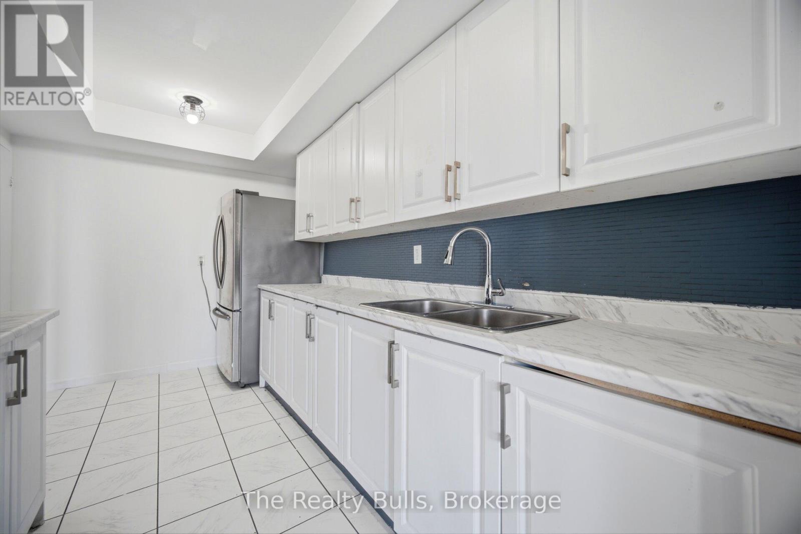 907 - 10 Stonehill Court, Toronto, Ontario  M1W 2X8 - Photo 9 - E12984036