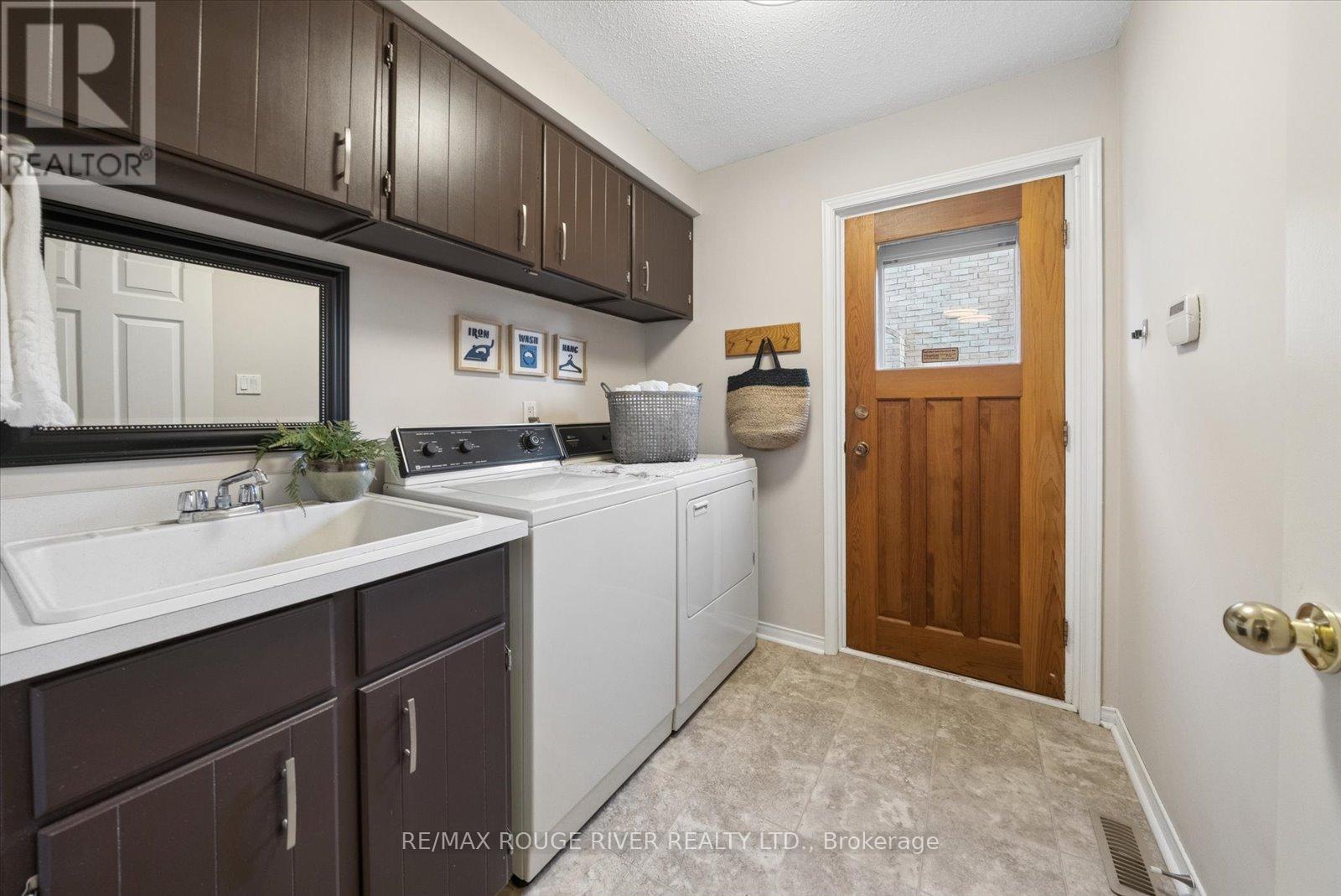 2 Worfolk Place, Whitby, Ontario  L1N 6Z2 - Photo 17 - E12984196