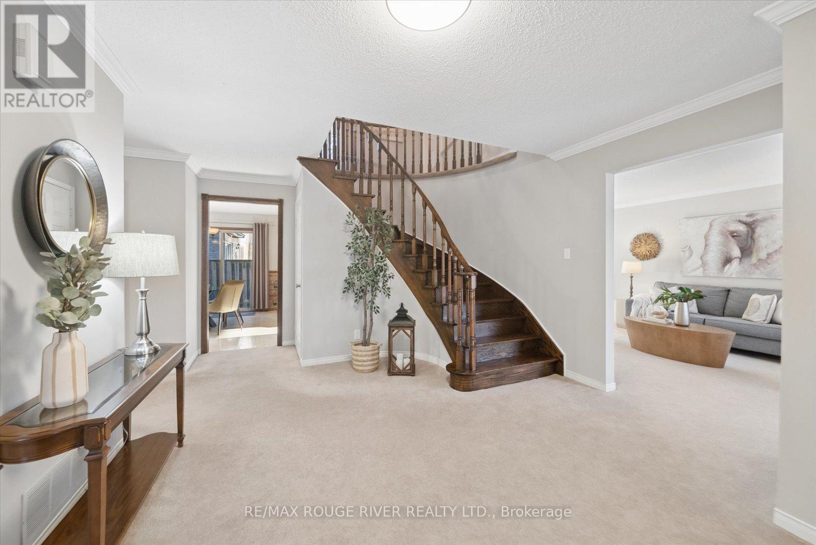 2 Worfolk Place, Whitby, Ontario  L1N 6Z2 - Photo 3 - E12984196